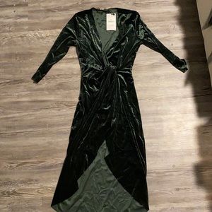 Emerald quarter sleeve velvet dress from Zara
